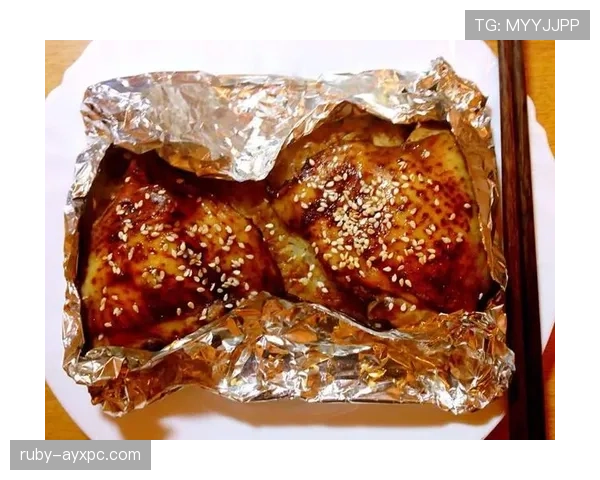陈艺文训练完随手啃个鸡腿，这自律和放纵的切换也太真实了吧